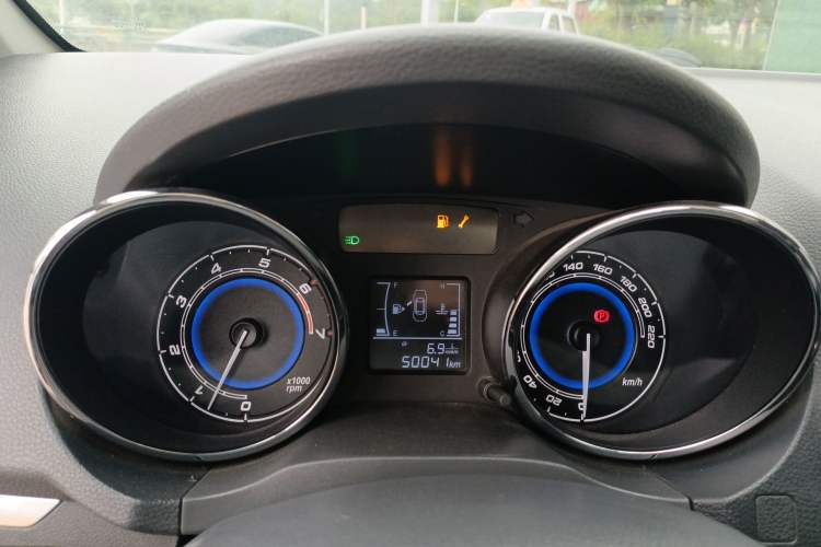 Used Cowin E3 2018 1.5L Manual Luxury Model