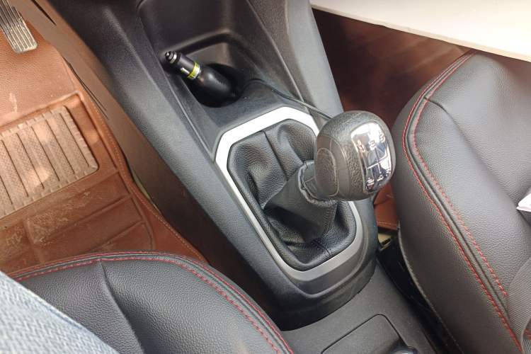 Used Citroen Elysee 2016 1.6L Manual Fashion Edition Gear Lever