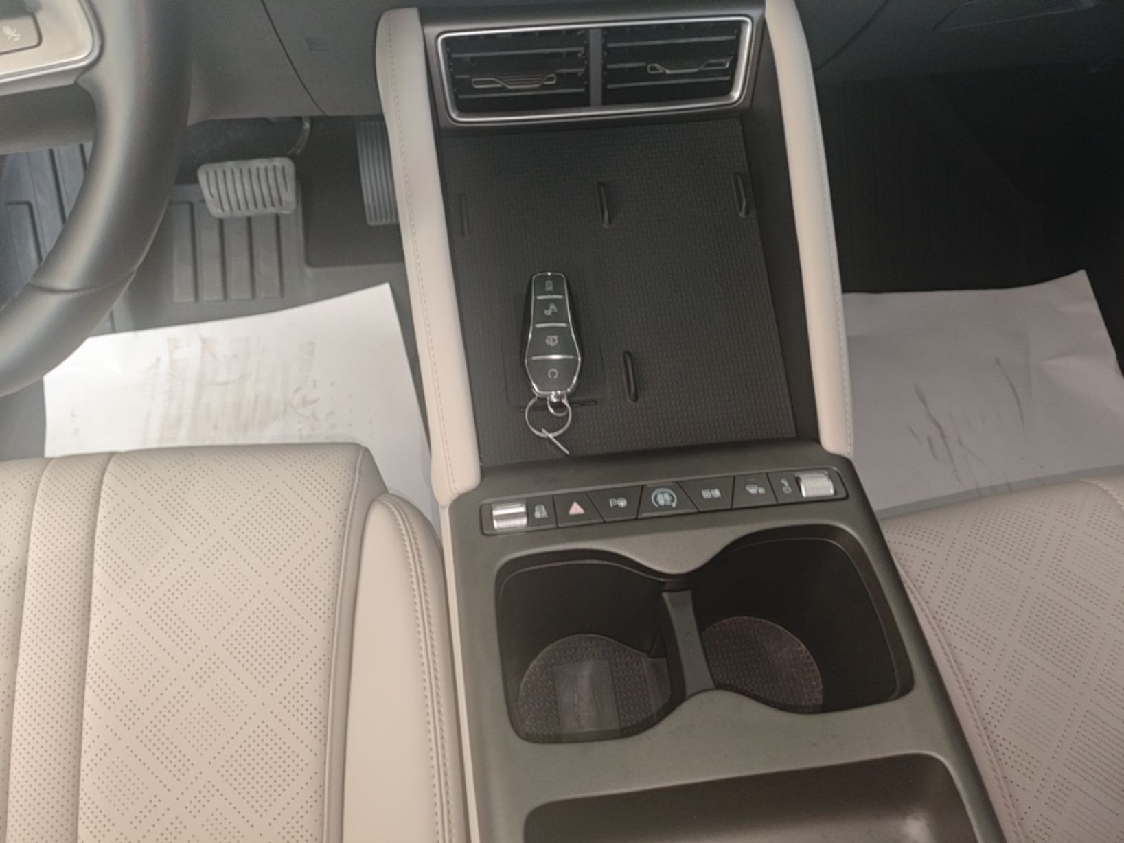 BYD Yuan UP 2025 Intelligent Driving Version 401 km Leading Edition — снимка 16