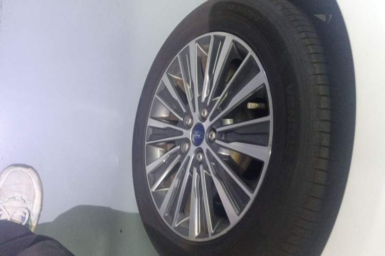 Used Ford Mondeo New Energy 2018 2.0 PHEV Smart-Controlled Fashion Edition China VI Standard