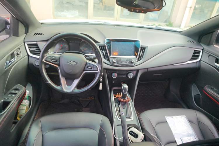 Used Chevrolet Monza 2019 RS 330T Automatic Comfort Edition China VI Standard Center Console