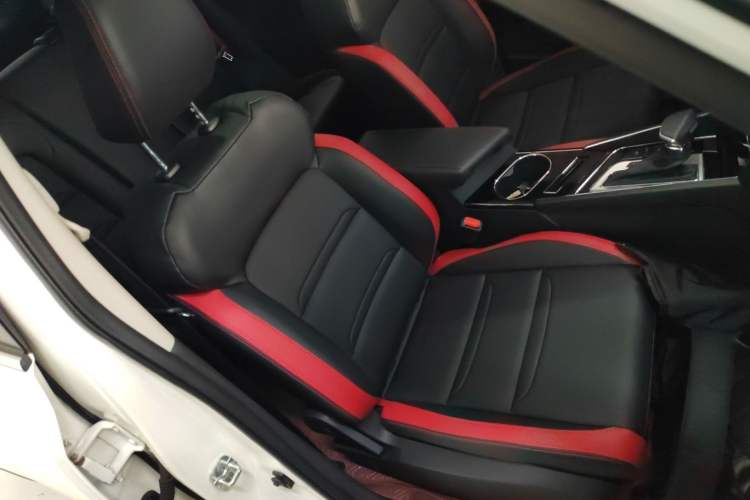 Used Venucia T60 2020 1.6L CVT Smart Drive Version China VI Standard
