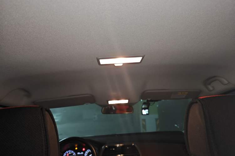 Used Suzuki Vitara S-Cross 2017 1.6L Manual Two-Wheel Drive Urban Fashion Model