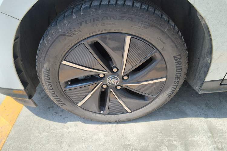 Used Buick Velite 6 2022 Connected Fashion PLUS Left Front Wheel Hub