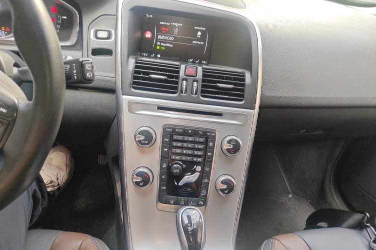 Used Volvo XC60 2017 T5 AWD Smart Range Edition
