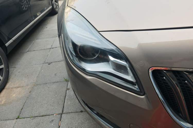 Used Buick Regal 2015 1.6T Elite Tech Model Right Front Headlight