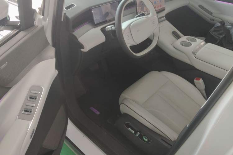 Used XPeng X9 2025 740 Ultra-Long Range Max
