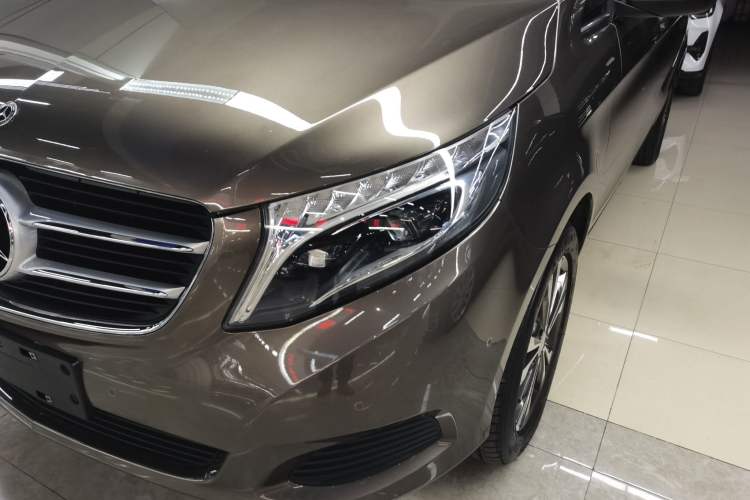 Used Mercedes-Benz V-Class 2017 V 260 Avantgarde Edition