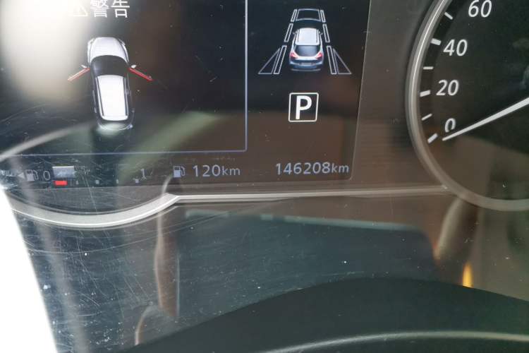 Used Nissan Kicks 2018 1.5L CVT Smart Connect Deluxe Edition Odometer Close Up