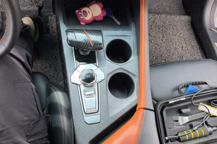 Used CHANGAN UNI-V 2022 1.5T Prestige Version Gear Lever