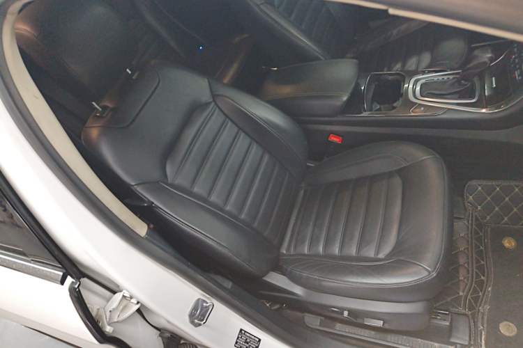 Used Ford Edge 2018 EcoBoost 245 Two-Wheel-Drive Titanium 7-Seater China V Standard
