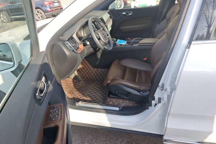 Used Volvo XC60 2021 T5 4x4 Smart Luxury Edition