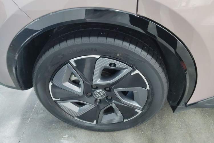 Used Toyota bZ3 2023 616 km Long-Range Premium
