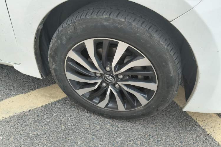 Used Toyota Corolla 2018 Dual-Engine 1.8L E-CVT Smart Edition Right Front Wheel Hub