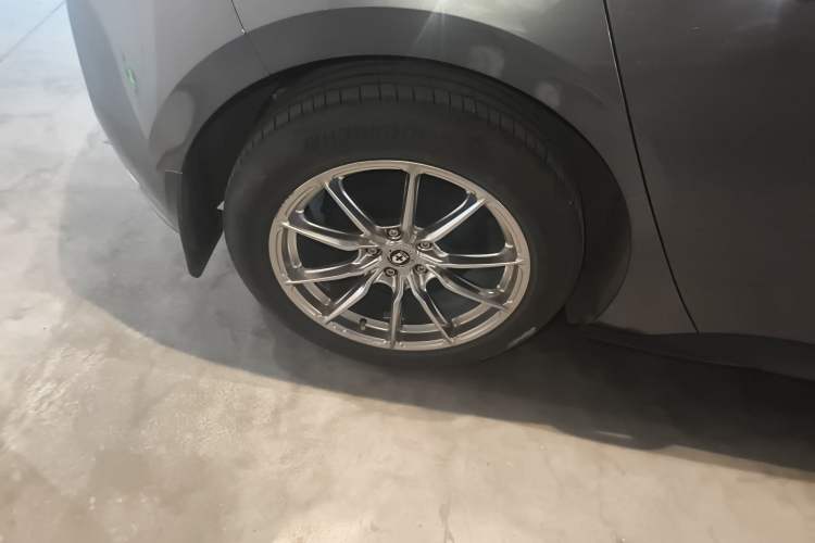 Used Volkswagen ID.3 2024 Outstanding Edition Exterior 5