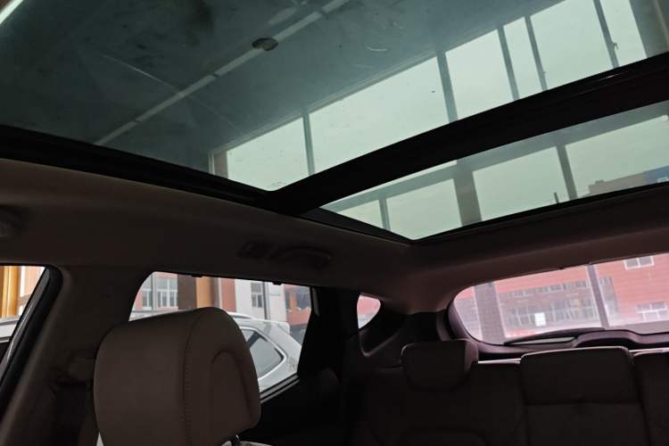 Used Hyundai Santa Fe 2013 2.4L Automatic 4x4 Smart Version Headliner