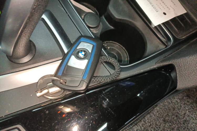 Used BMW 3 Series GT 2019 320i M Sport Package Interior 1