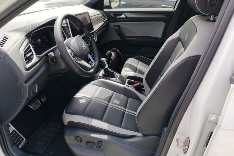 Used Volkswagen T-ROC 2023 300TSI DSG Two-Wheel-Drive Chen Guang Edition Left Front Seat