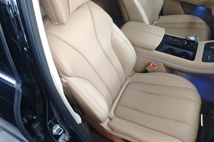 Used Hima AITO M7 2024 1.5T Intelligent Driving 4WD Max Edition 5 Seats Right Front Seat