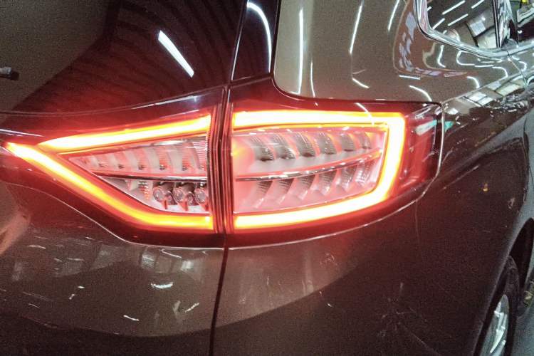 Used Ford Edge 2016 EcoBoost 245 Four-Wheel Drive Titanium Edition 7-Seater
