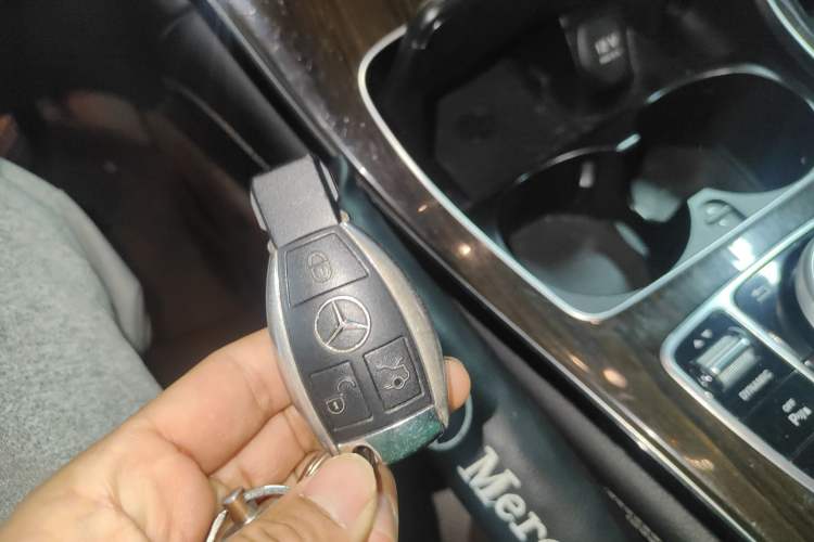 Used Mercedes-Benz GLC 2019 GLC 260 4MATIC Dynamic Edition Vehicle Key