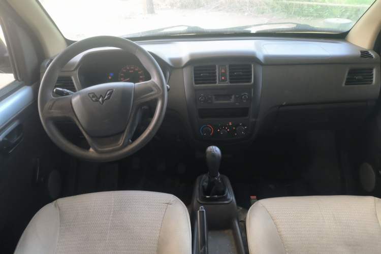 Used Wuling Rongguang 2020 1.2L S Base Model China VI Center Console