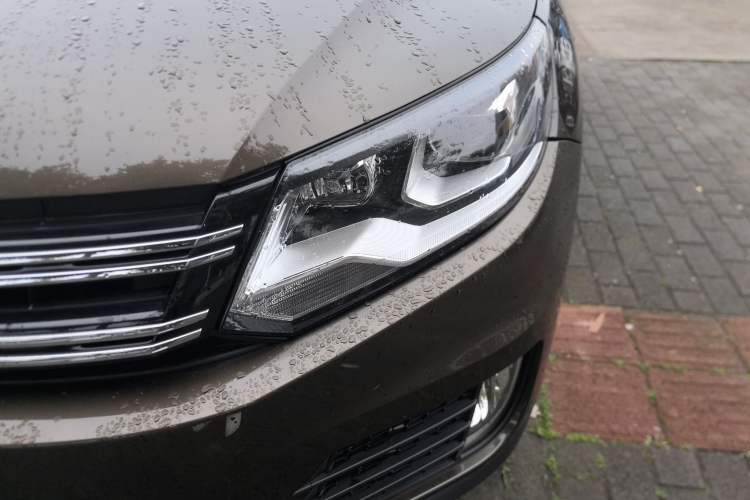 Used Volkswagen Tiguan 2016 280TSI Automatic Two-Wheel-Drive Silk Road Style Edition Left Front Headlight