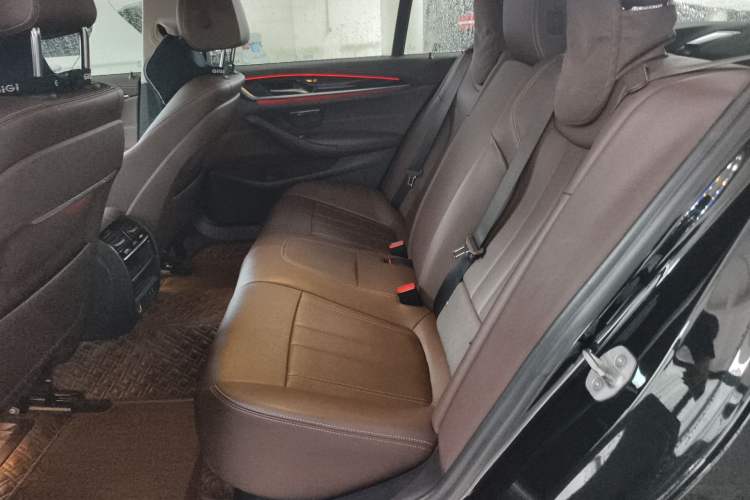 Used BMW 5 Series 2020 525Li Luxury Package Left Rear Seat