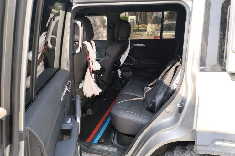 Used JETOUR Traveler 2024 2.0T All-Wheel-Drive Silver Dragon Wings