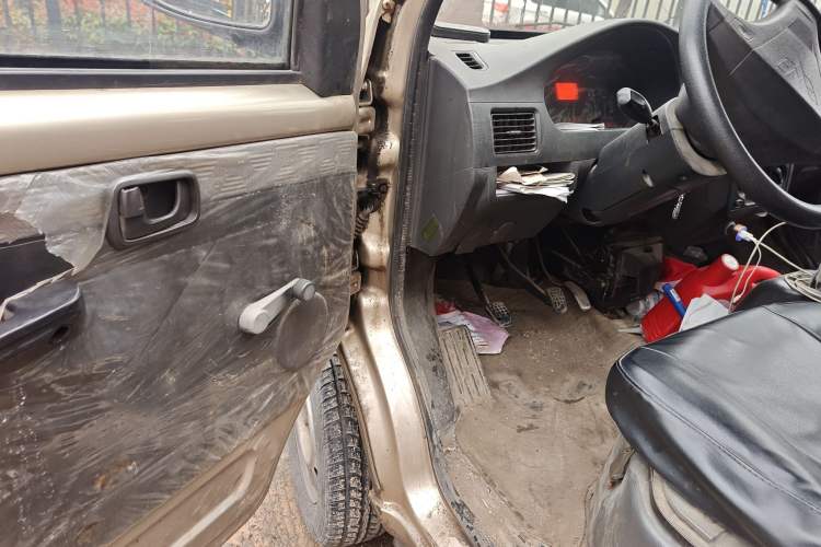 Used Wuling Rongguang 2011 1.2L Base Version
