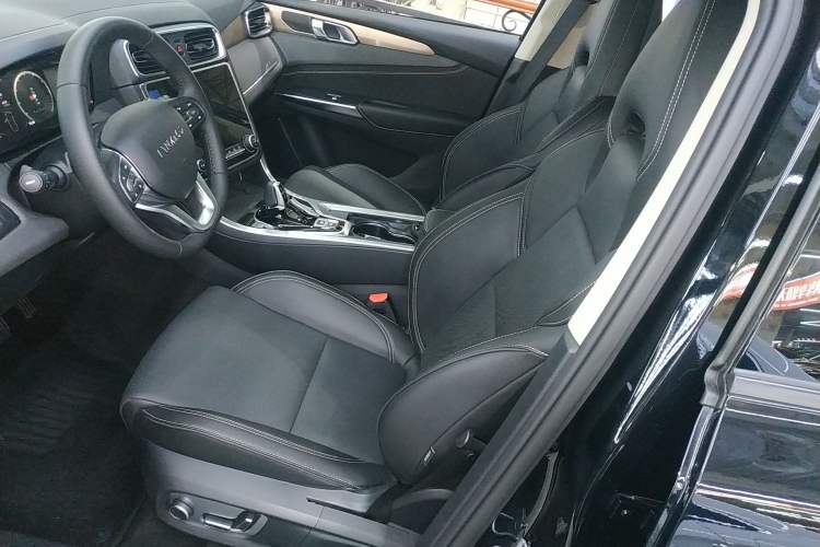 Used Lynk & Co 01 2019 2.0T Two-Wheel-Drive Pro Version China VI Standard
