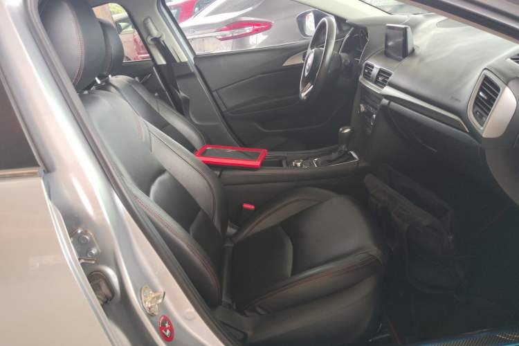 Used Mazda 3 Axela 2017 Sedan 1.5L Automatic Luxury Model China VI Standard