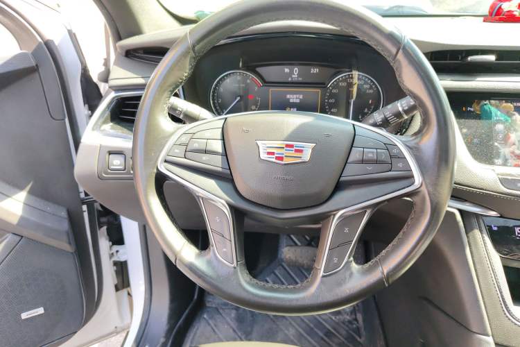 Used Cadillac XT5 2022 2.0T Two-Wheel Drive Luxury Version