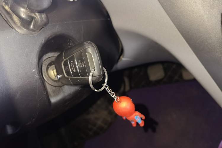 Used SAIC MAXUS Xintu V80 2021 2.0T PLUS Manual City Edition Short Wheelbase Ultra-Low Roof—7/8/9-Seater Vehicle Key