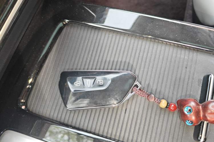 Used Volkswagen Tavendor 2024 330TSI Luxury Touring - All-Inclusive Edition Vehicle Key