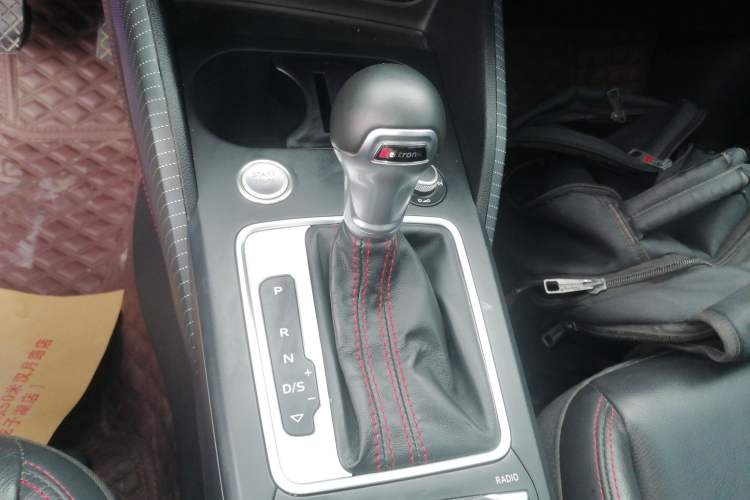 Used Audi Q2L 2022 35 TFSI Progressive Dynamic Edition Gear Lever