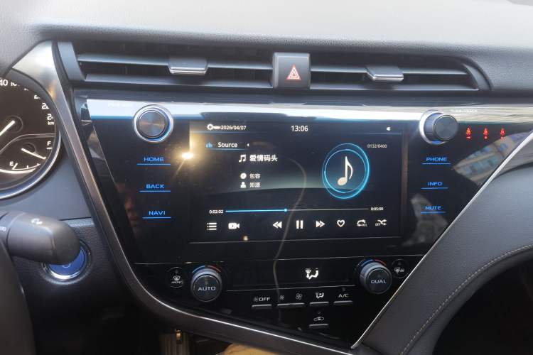 Used Toyota Camry 2019 Revised Version Dual-Engine 2.5 HG Luxury Edition Audio And AC Panel