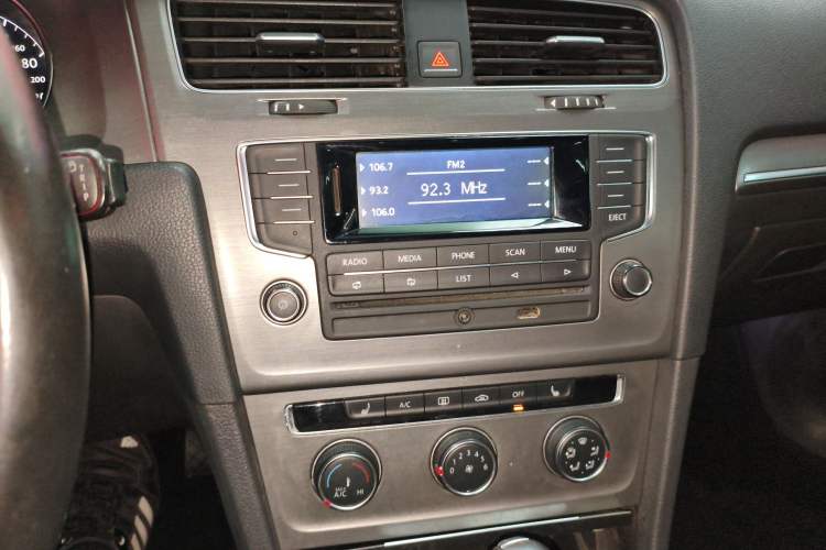 Used Volkswagen Golf 2014 1.6L Automatic Comfort Model Audio And AC Panel