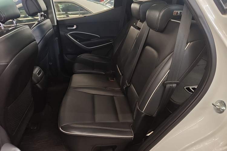 Used Hyundai Santa Fe 2017 2.0T Automatic All-Wheel Drive Smart 7-Seater