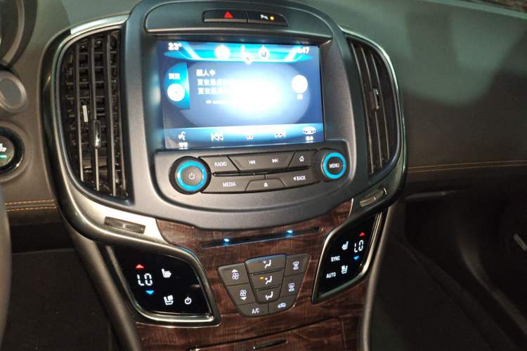 Used Buick LaCrosse 2013 2.4L SIDI Luxury Comfort Edition Audio And AC Panel