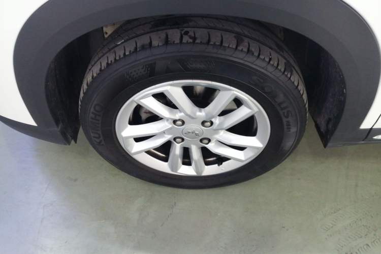 Used Wuling Alvez 2022 1.5L Manual Comfort Version
