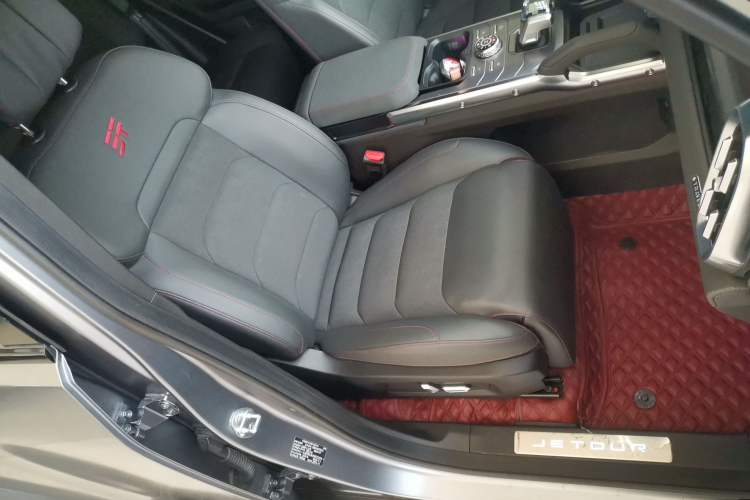 Used JETOUR Traveler 2023 2.0T All-Wheel Drive Conquer PRO