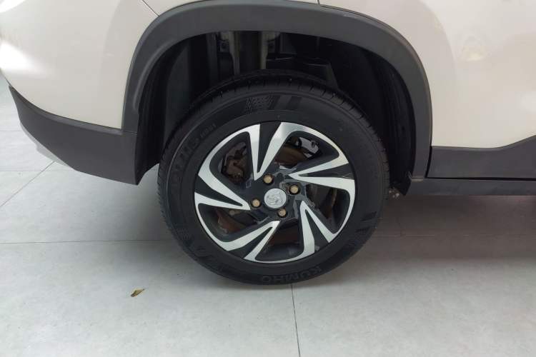 Used Baojun 510 2017 1.5L Automatic Luxury Model Right Rear Wheel Hub