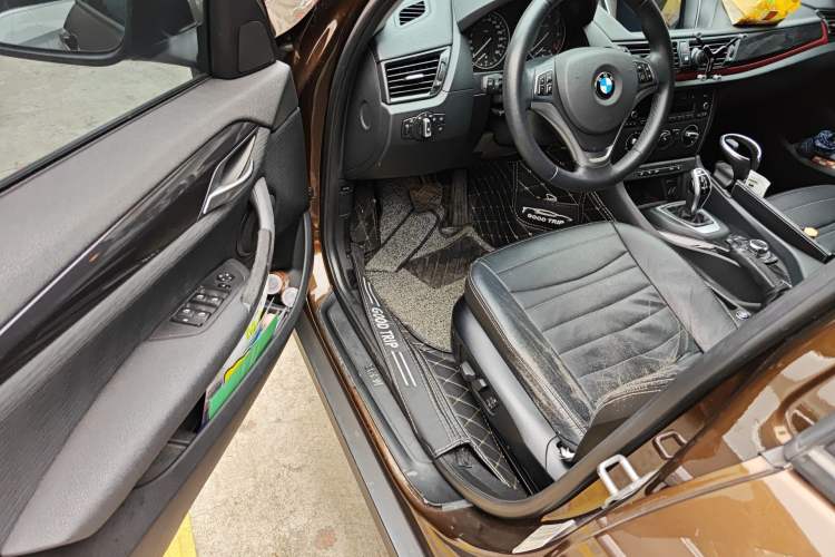 Used BMW X1 2015 sDrive18i Fashion Upgrade Edition Driver Seat