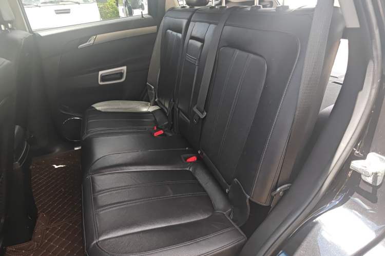 Used Opel Antara 2011 2.4 Comfort Four-Wheel Drive Edition Left Rear Seat