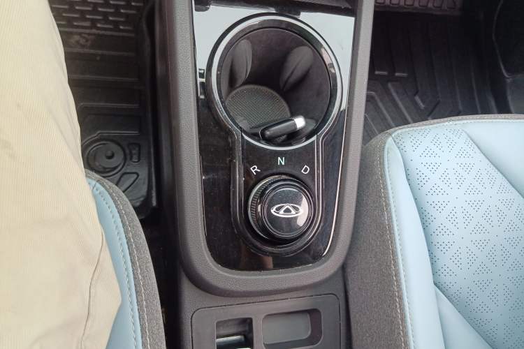 Used Chery New Energy Little Ant 2022 Revised Version Sweet Pink Edition Half-Sugar Version Lithium Iron Phosphate 30.7 kWh 30 kW 301 km
