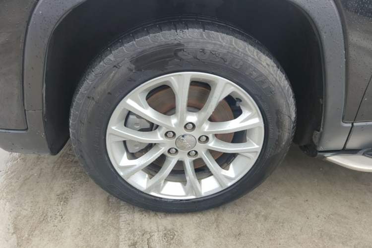 Used Jeep Cherokee 2019 2.0T Two-Wheel Drive Smart Enjoyment Version China V
