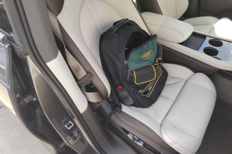 Used IM LS7 2023 77 kWh Urban Fit Rear-Wheel Drive Right Front Seat