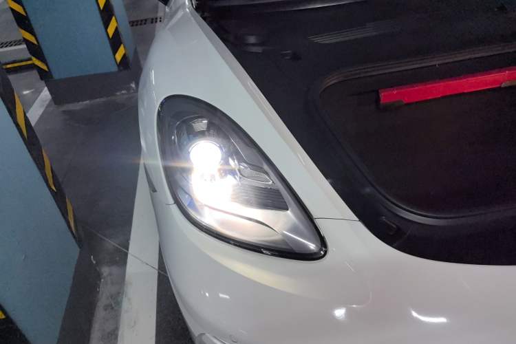 Used Porsche 718 2016 Boxster 2.0T Right Front Headlight