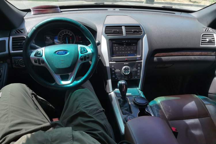 Used Ford Explorer 2013 3.5L Deluxe Model